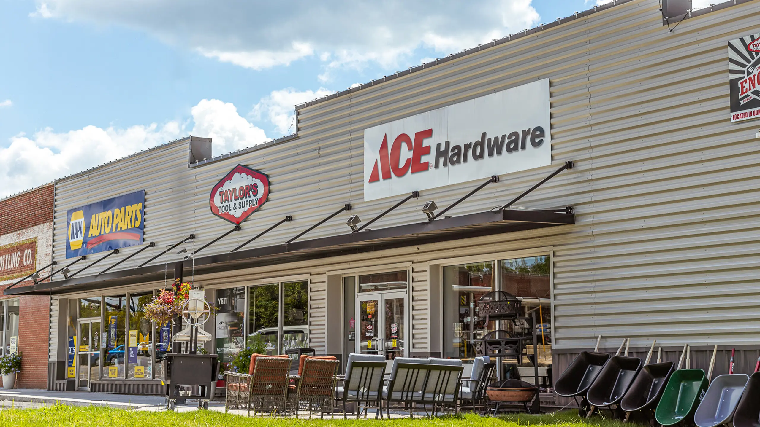 Taylor's Tool and Supply Storefront in Louisville, Ms